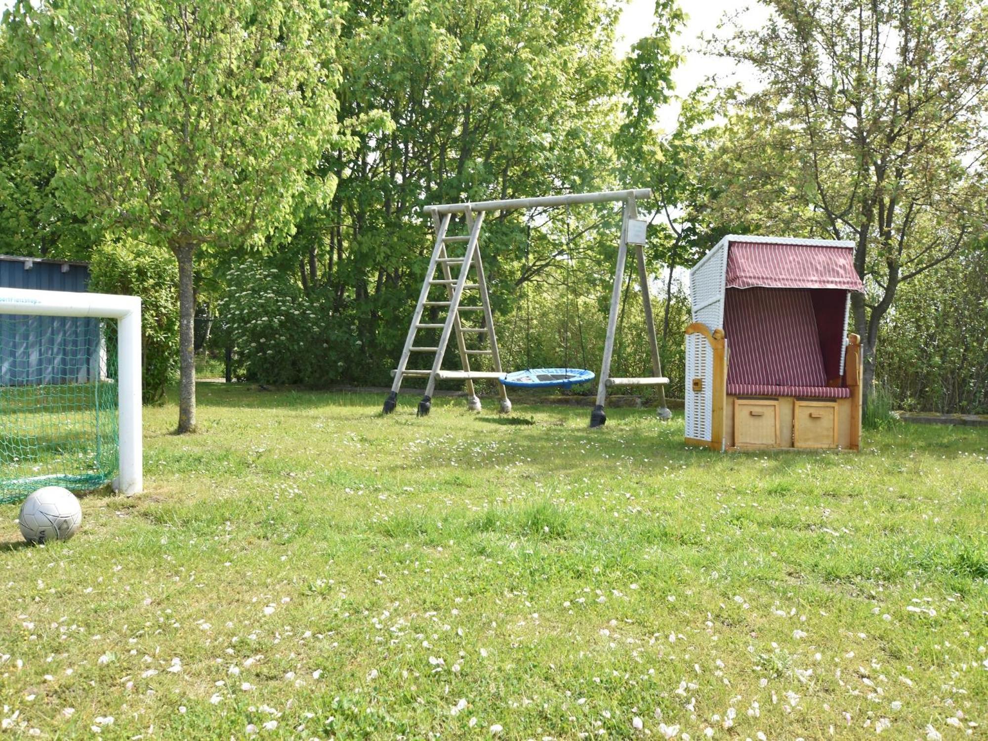 Wiek auf Rügen Pretty Apartment In Wiek With Garden מראה חיצוני תמונה